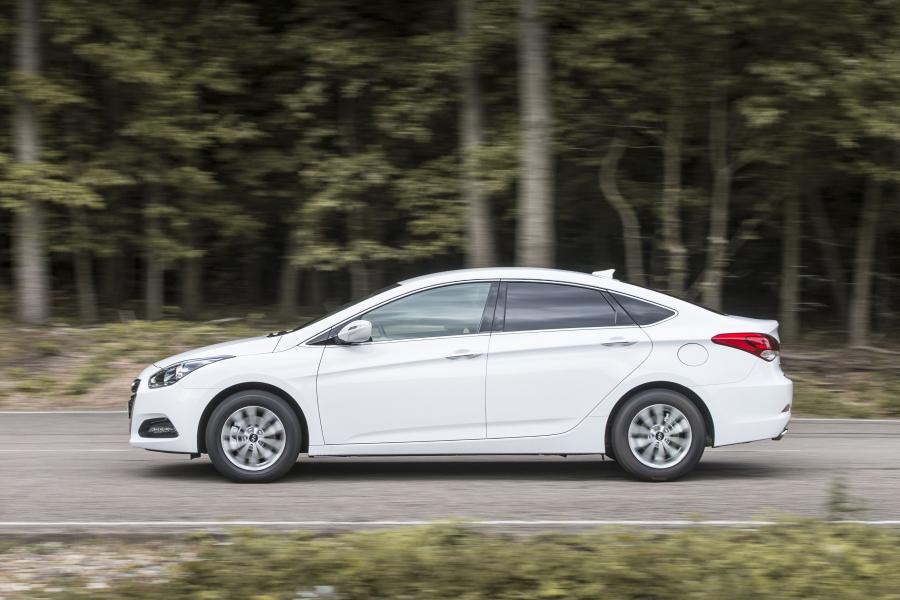  Hyundai i40 Sedan 2015 года  (UK) (фото 5 из 22)